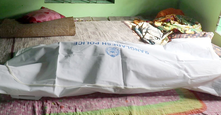 ঘরের বারান্দায় ঝুলছিল গৃহবধূর লাশ