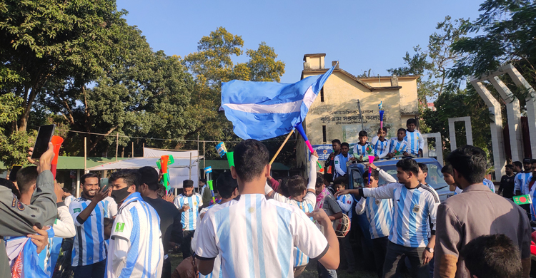 কুড়িগ্রামে আর্জেন্টিনা সমর্থকদের মোটরসাইকেল শোভাযাত্রা