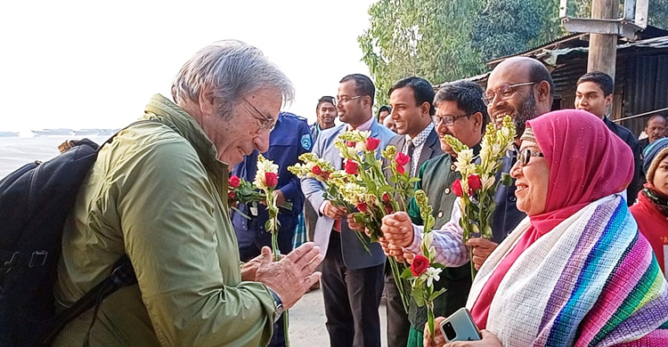 কুড়িগ্রামে পৌঁছাল প্রমোদতরি ‘গঙ্গা বিলাস’