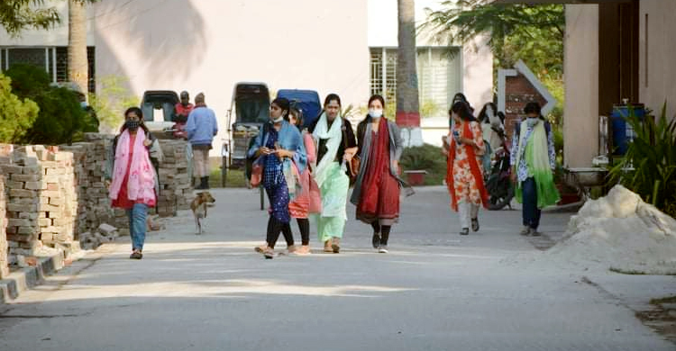 কুয়েটে ৩৬ দিন পর ক্লাস শুরু