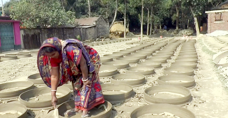 কদর কমেছে কুমোরদের