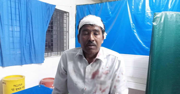 ভিজিডি কার্ডের টাকা না দেওয়ায় মাথা ফাটালেন ইউপি সদস্য