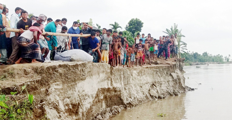 ‘ব্রহ্মপুত্র নদের দুই পাশের ভাঙন রোধে কাজ চলছে’