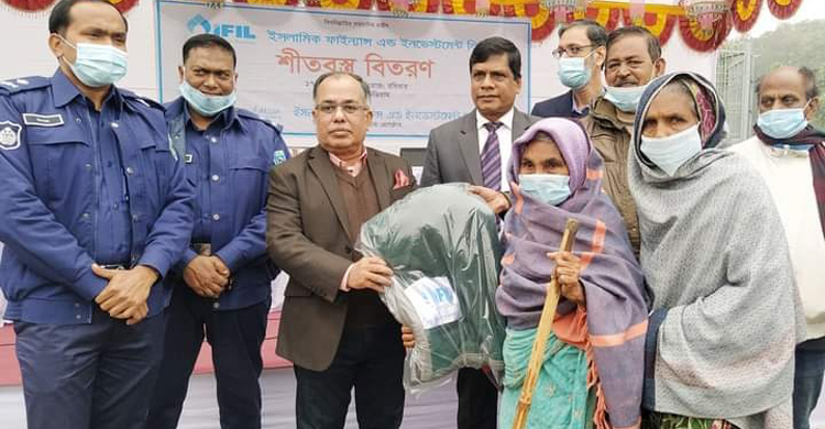 উষ্ণতার পরশ পেল দুই হাজার শীতার্ত