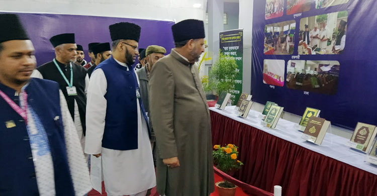 পঞ্চগড়ে ৬৫টি ভাষায় অনুদিত পবিত্র কোরআনের বিরল প্রদর্শনী