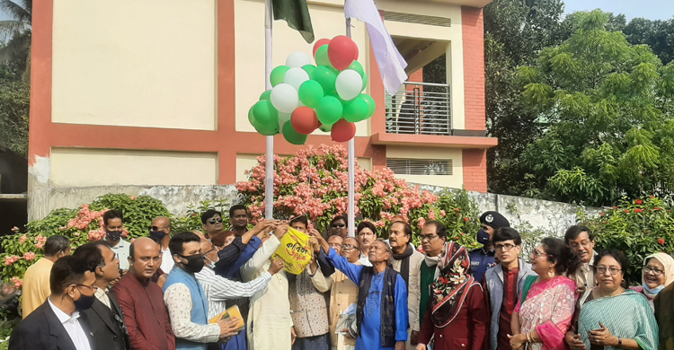 কুষ্টিয়ায় কবিতা উৎসব অনুষ্ঠিত