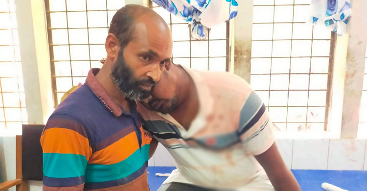 এসএসসি পরীক্ষার্থীকে উত্ত্যক্তে দুপক্ষের সংঘর্ষ, হাসপাতালে ৪