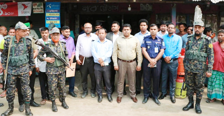 কুড়িগ্রামে পাঁচ দোকান মালিকের জরিমানা