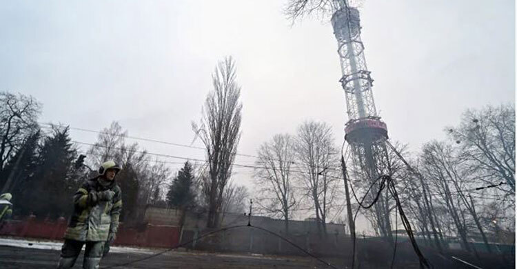 5 killed in Russian strike on Kyiv TV tower