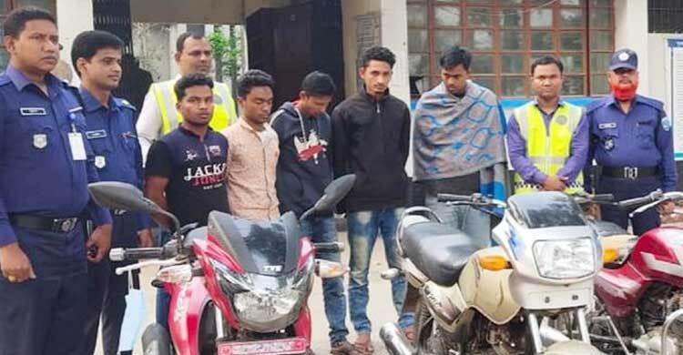 পাটগ্রামে চুরি যাওয়া তিন মোটরসাইকেলসহ আটক ৫