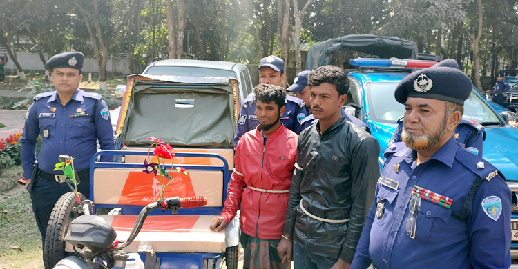 অটোচালককে হত্যার পর পকেটের ৬০০ টাকাও নিয়ে যান তারা