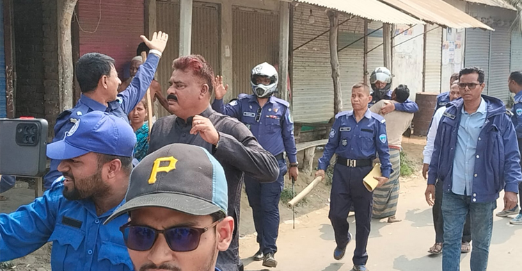 লক্ষ্মীপুরে আওয়ামী লীগ নেতাসহ আটক ৫