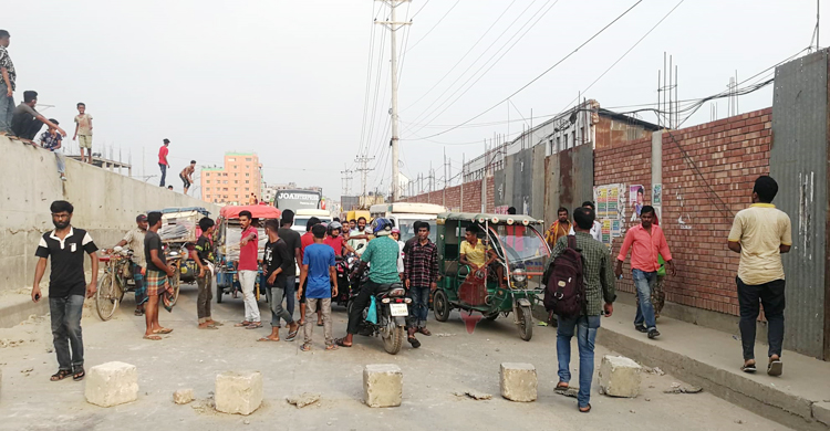 মির্জাপুরে বেতন-বোনাসের দাবিতে বিক্ষোভ, পুলিশসহ আহত শতাধিক