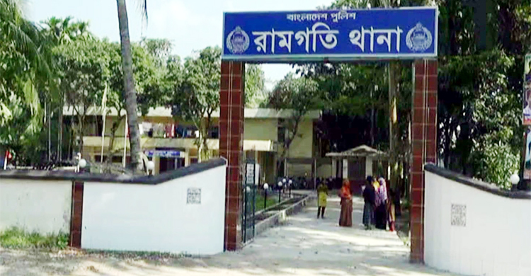 দস্যুদের হামলায় নদীতে নিখোঁজ শিশুর মরদেহ উদ্ধার