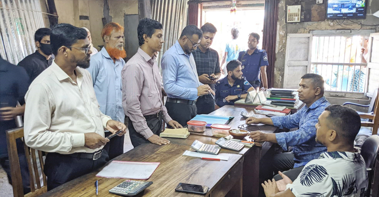 চিনির দাম বেশি রাখায় দুই ব্যবসায়ীর জরিমানা