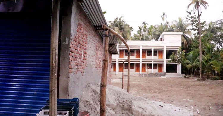 ৯৯৯ কল করে থামানো হলো সরকারি বিদ্যালয়ের জমি দখল