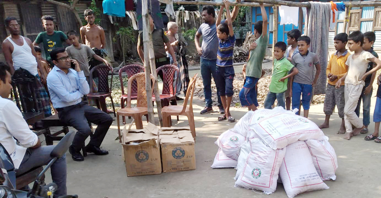 লক্ষ্মীপুরে আত্মীয়ের বাড়িতে টিসিবি পণ্য মজুত, ডিলারের জরিমানা