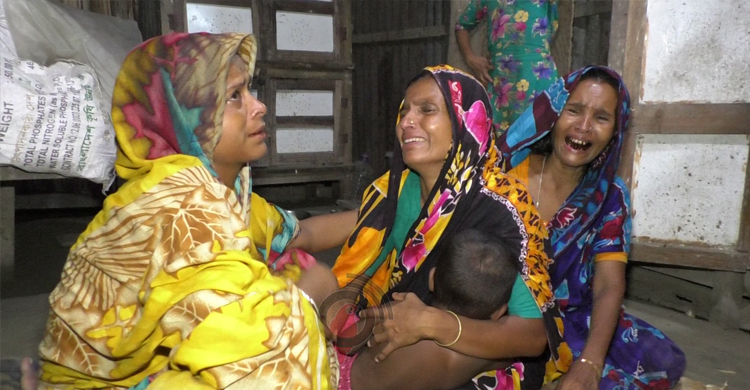 ভাই-বোনের মরদেহ মিললো ডোবায়, পরিবারের দাবি হত্যা
