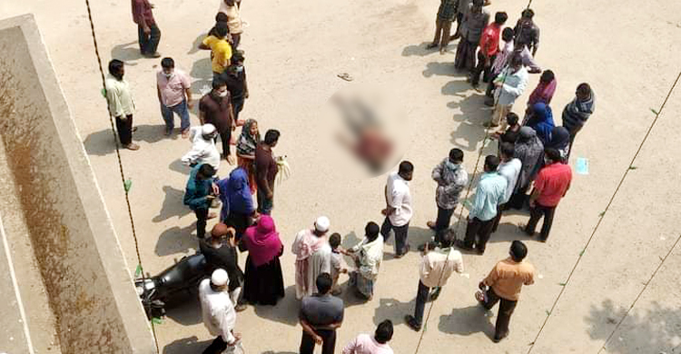 আদালতের ছাদ থেকে লাফ দিয়ে যুবকের আত্মহত্যা