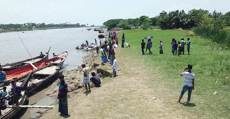 লক্ষ্মীপুরে স্পিডবোটে যাত্রী পারাপার, ৩ জনের জরিমানা