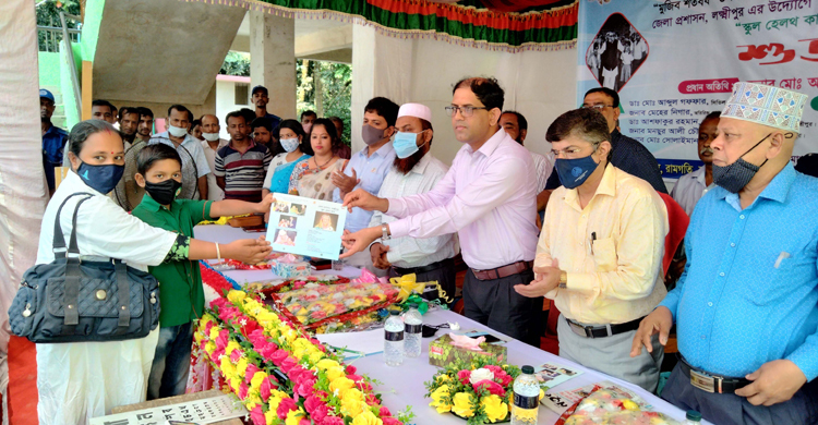 লক্ষ্মীপুরে সাড়ে ৩ লাখ শিক্ষার্থী পাচ্ছে হেলথকার্ড