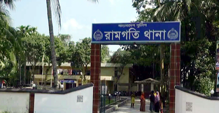 ট্রাক্টরচাপায় প্রাণ গেল শিশুর