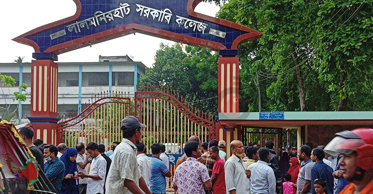 সহকারী শিক্ষকের পরীক্ষা দিতে পারলেন না ৩ শতাধিক পরীক্ষার্থী