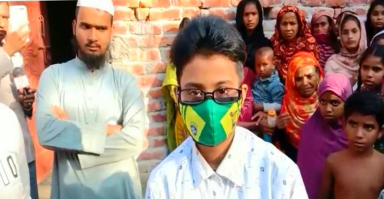 লালমনিরহাটে মেয়ে থেকে ছেলেতে রূপান্তরিত, দেখতে মানুষের ভিড়