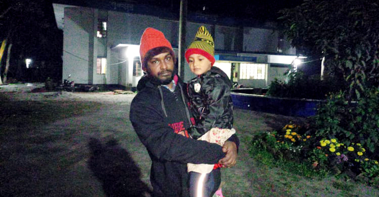 মায়ের খোঁজে ঢাকা থেকে লালমনিরহাটে শিশু লামিয়া