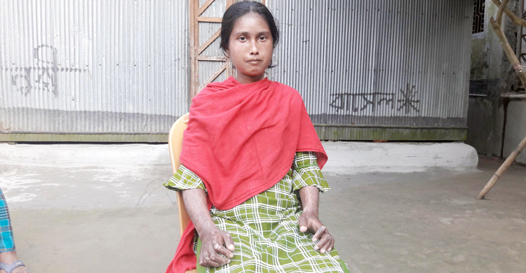 সুস্থ হয়ে নিজের পায়ে দাঁড়াতে চায় ক্যান্সার আক্রান্ত নুরী