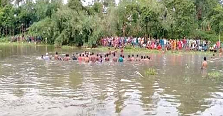 শখ করে নদীতে নেমে ডুবে গেলেন নবদম্পতি