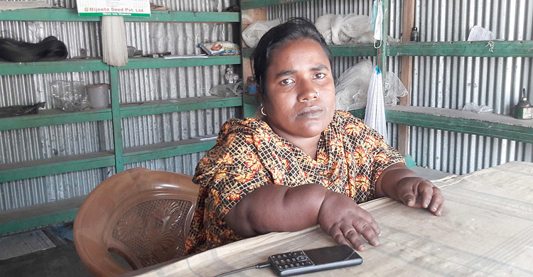 জাল বুনে দারিদ্র্যজয় ফরিদার