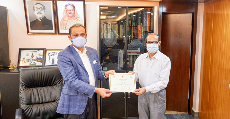 শুদ্ধাচার পুরস্কার পেলেন ভূমি মন্ত্রণালয়ের ৫ জন