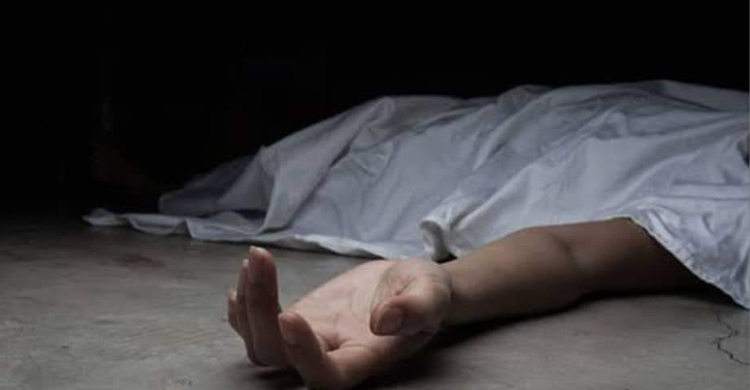 পুকুরে ভাসছিল স্ত্রীর মরদেহ, স্বামী আটক