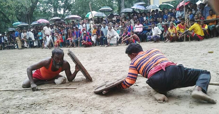 বিলুপ্ত প্রায় ঐতিহ্যবাহী লাঠিখেলা