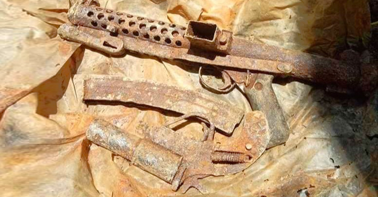 মাটির নিচে পাওয়া গেল মুক্তিযুদ্ধের স্মৃতি