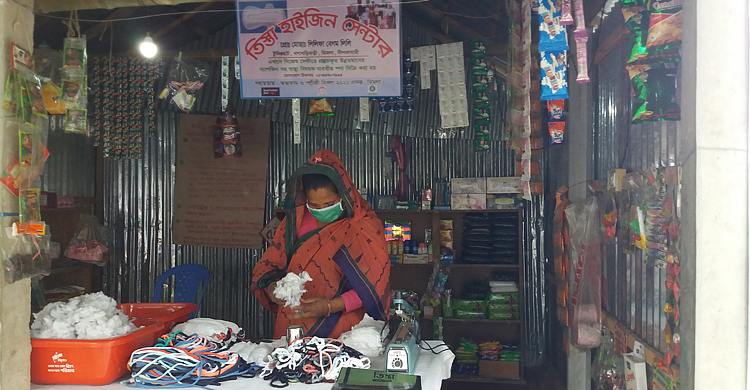 নিজের তৈরি স্যানিটারি ন্যাপকিনে ভাগ্য খুলেছে লিলিফার