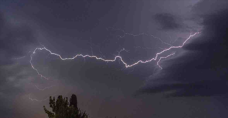 পাবনায় ২৪ ঘণ্টায় বজ্রপাতে ৫ জনের মৃত্যু