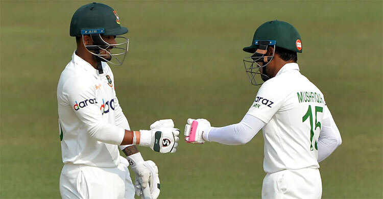 ব্যাটিংয়ের সময় লিটনকে কী বলেছিলেন মুশফিক?