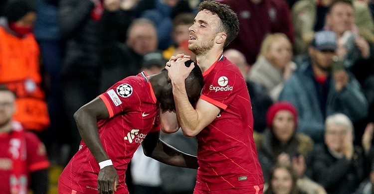 Liverpool brush Atletico aside to reach last 16