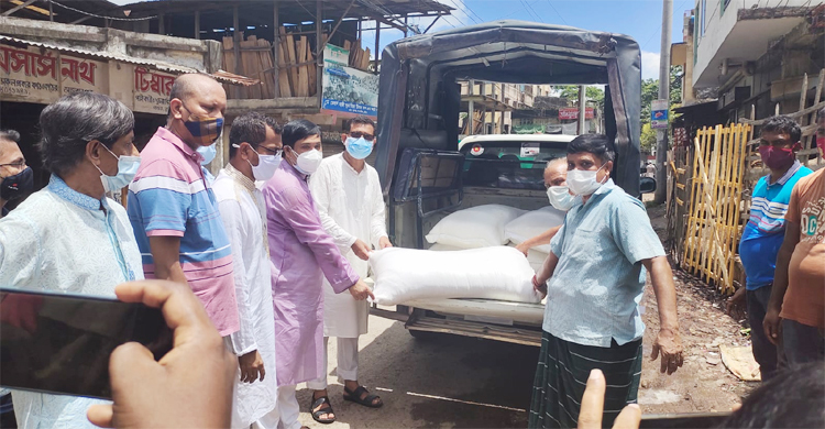 কুমিল্লায় চামড়া সংরক্ষণে ৫ টন লবণ বিতরণ