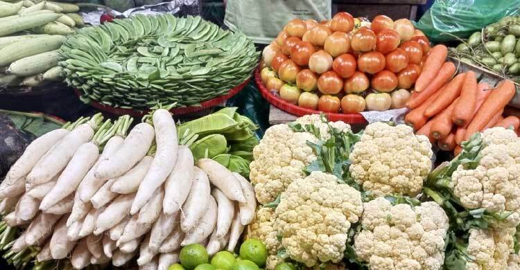 খুলনার বাজারে চড়া দামে বিক্রি হচ্ছে আগাম শীতের সবজি | শনিবার, ০১ অক্টোবর ২০২২