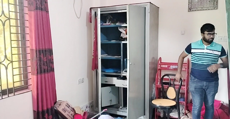 লক্ষ্মীপুরে প্রবাসীর বাসায় স্বর্ণালঙ্কার লুট