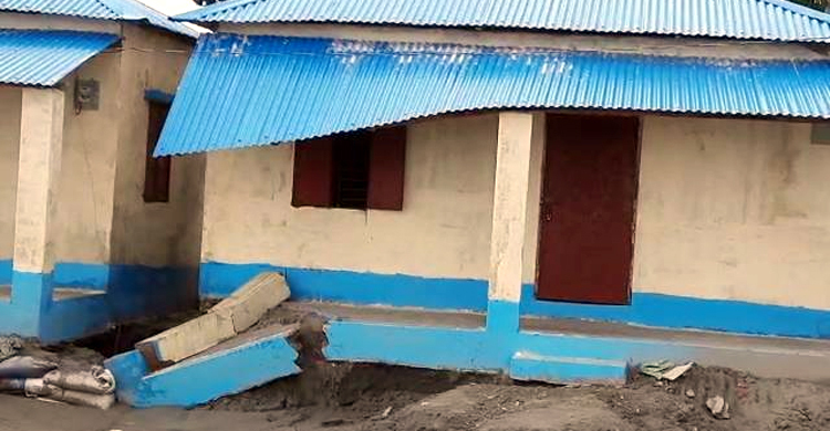 তিন মাস না যেতেই ভেঙে পড়ল উপহারের ঘর