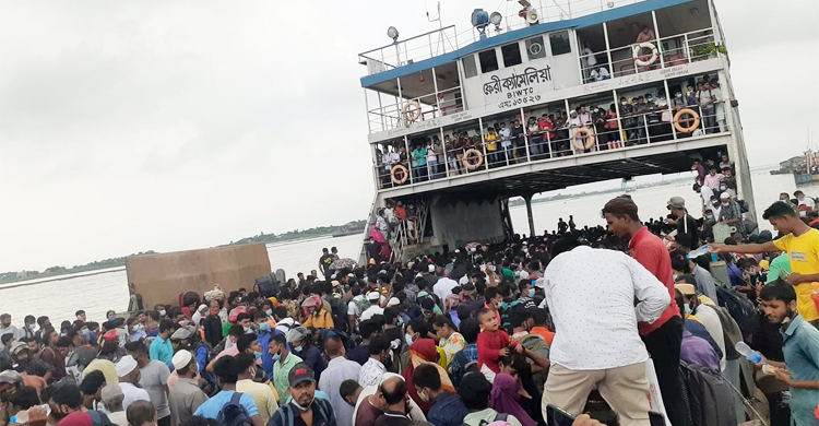 আধাঘণ্টা বন্ধ থাকার পর সচল বাংলাবাজার-শিমুলিয়া রুটে লঞ্চ চলাচল