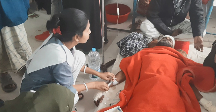 ড্রেজারের পাইপ ভাঙার জেরে কেটে দেওয়া হলো ব্যবসায়ীর দুই হাতের রগ