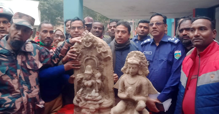 মাটি খুঁড়তে গিয়ে মিললো পৌনে ২ কোটি টাকার মূর্তি