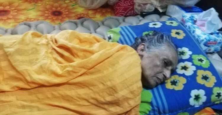 শয্যাশায়ী বৃদ্ধা, জবানবন্দি নিতে বাড়িতেই চলে গেলেন বিচারক