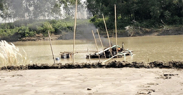 পদ্মায় ড্রেজার শ্রমিক গুলিবিদ্ধ