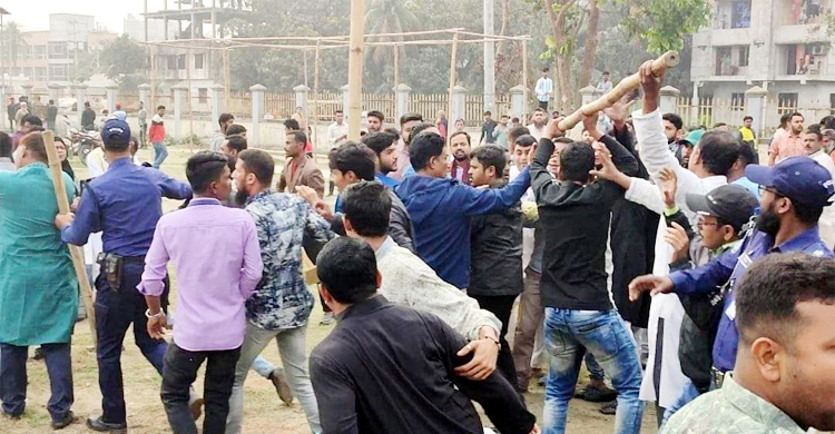 ফুল দেওয়া নিয়ে শ্রমিক লীগের দু’পক্ষের সংঘর্ষ, আহত ৬